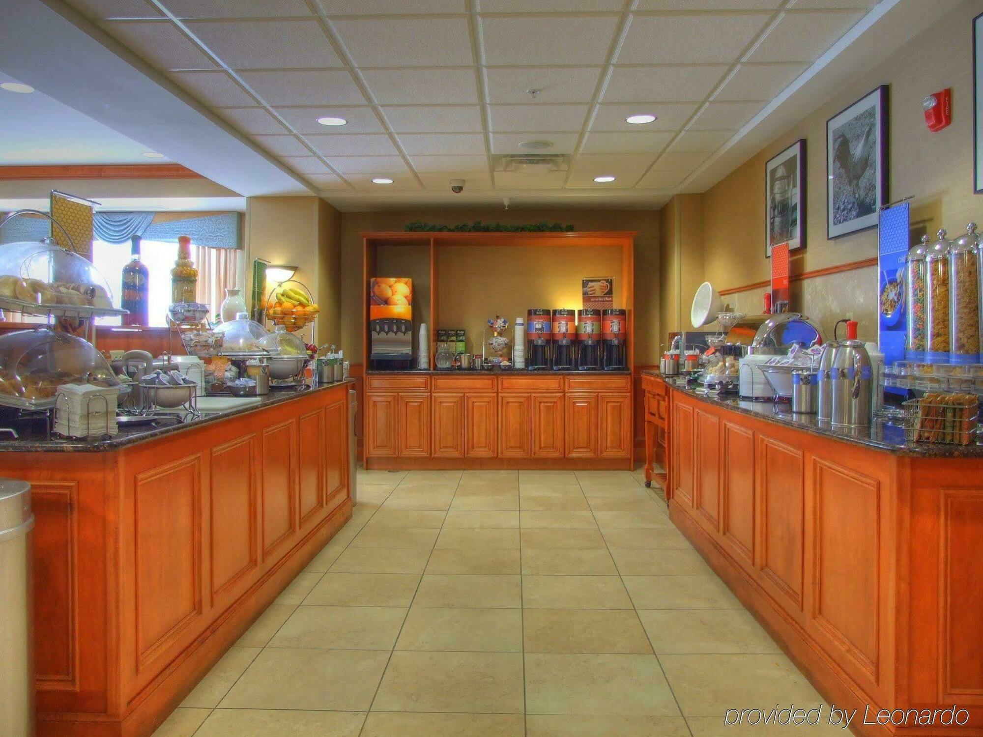 Hampton Inn Commerce/Novi Restaurante foto